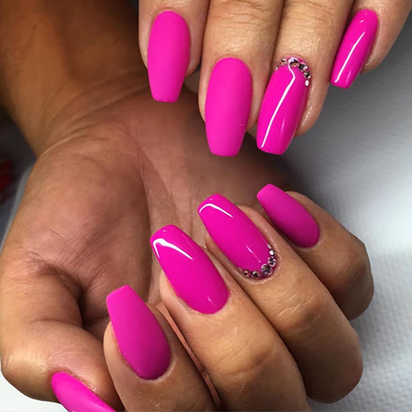 Fuchsia manicure