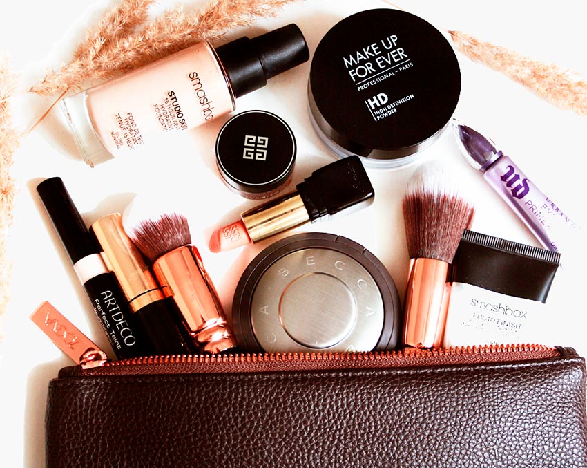 Putting together a cosmetic bag: what kind of cosmetics to buy after 40 years?