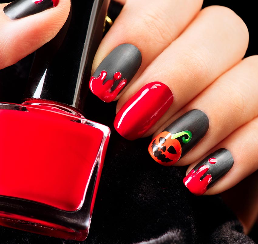 Halloween manicure