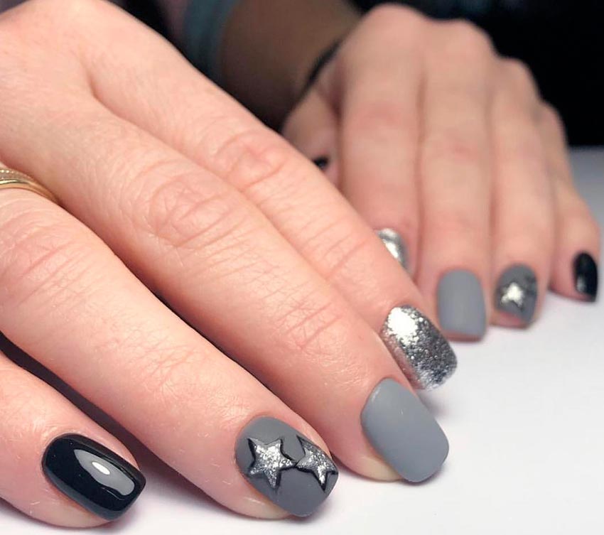 Matte nail design