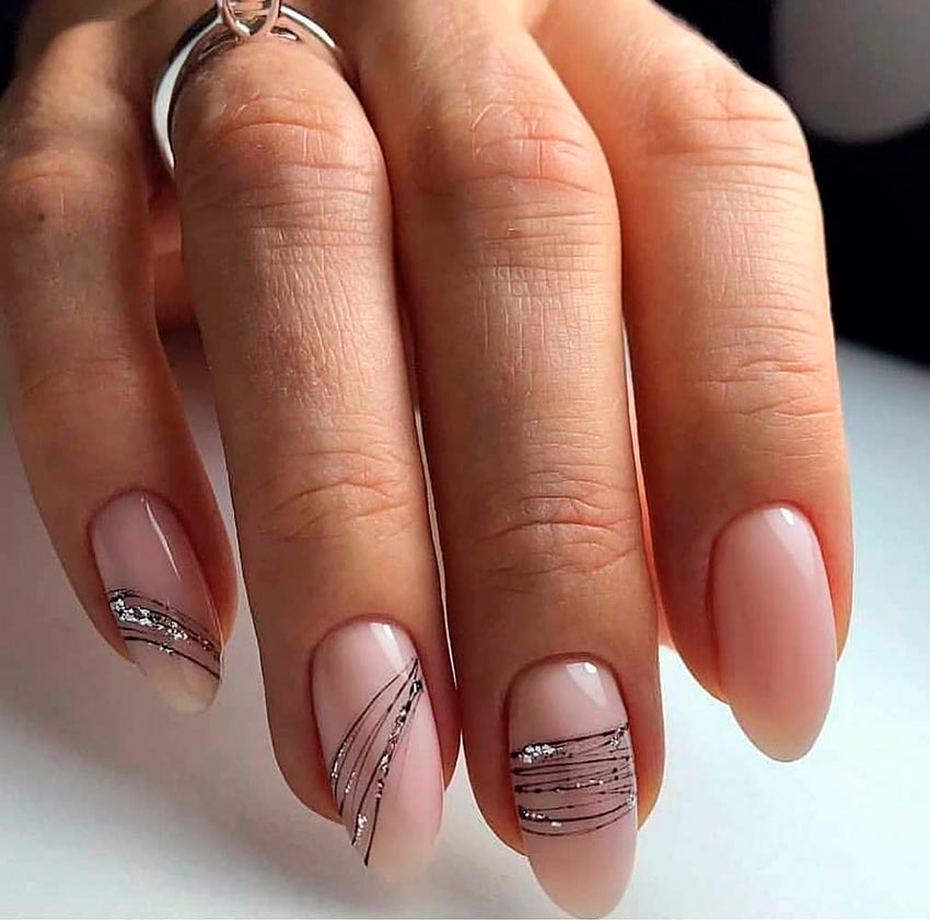 Manicure does not require correction for a long time