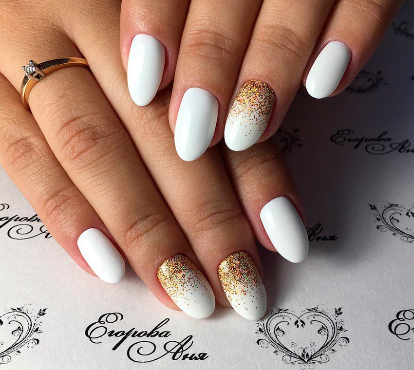 Snow white manicure