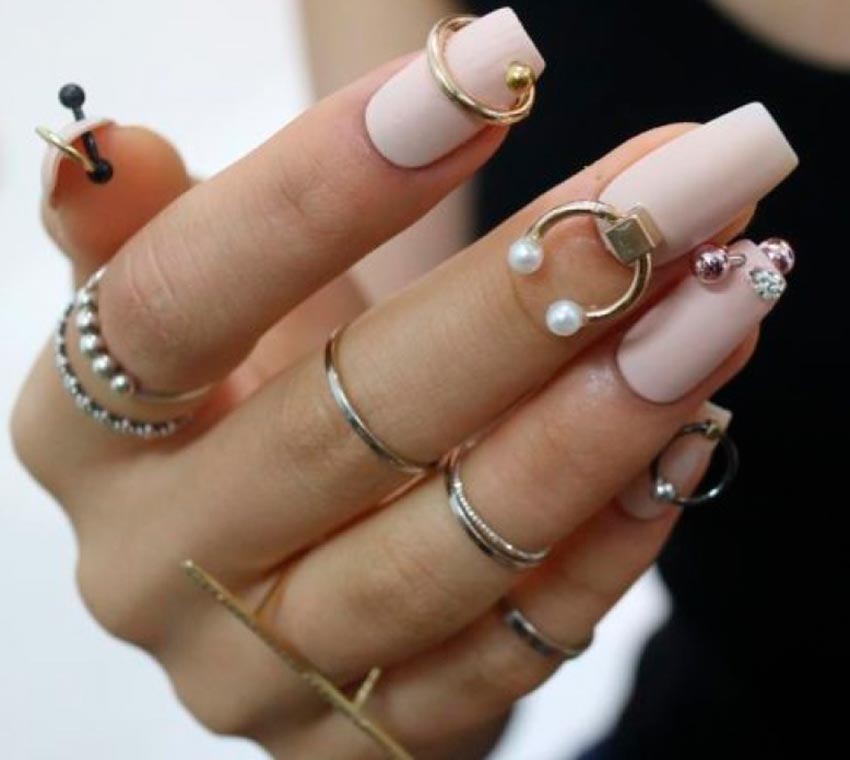 Pearl Nail Design