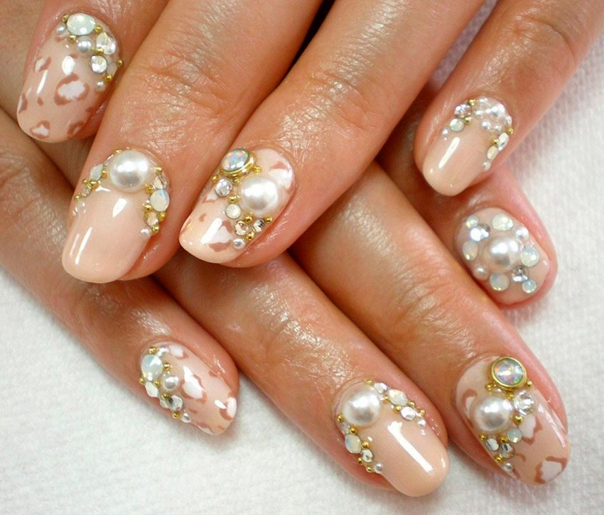 Pearl Nail Design