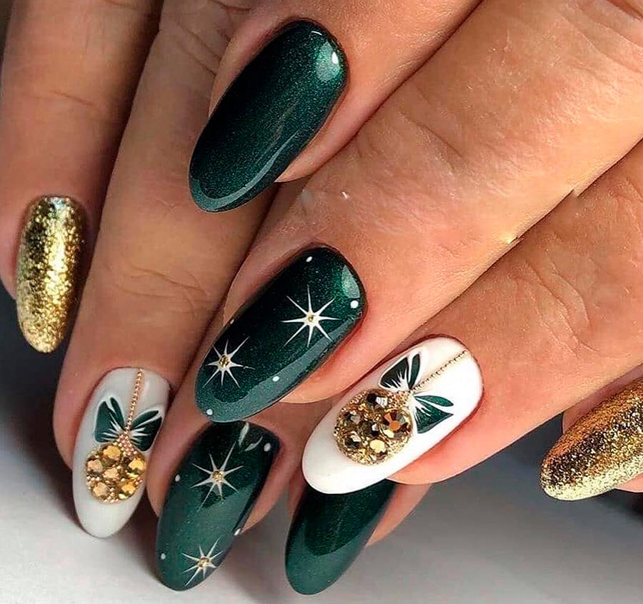 Manicure for New Year 2024