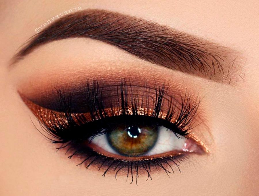 Arrows eye makeup