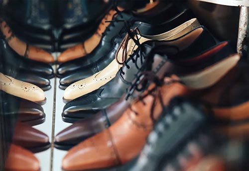 What kind of men's shoes should you have in your wardrobe?