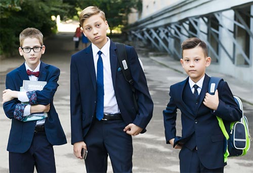 How to dress a boy to school: stylish looks